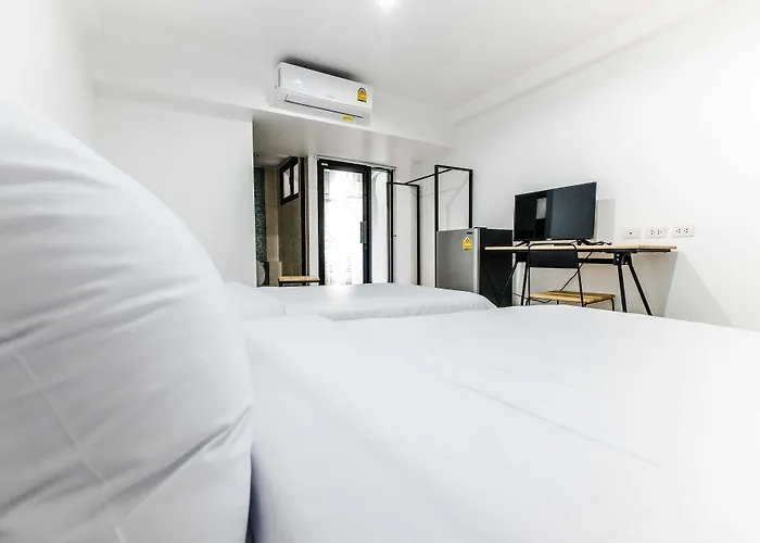 Don Muang Hotel 3*