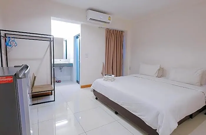 Don Muang Hotel 3*